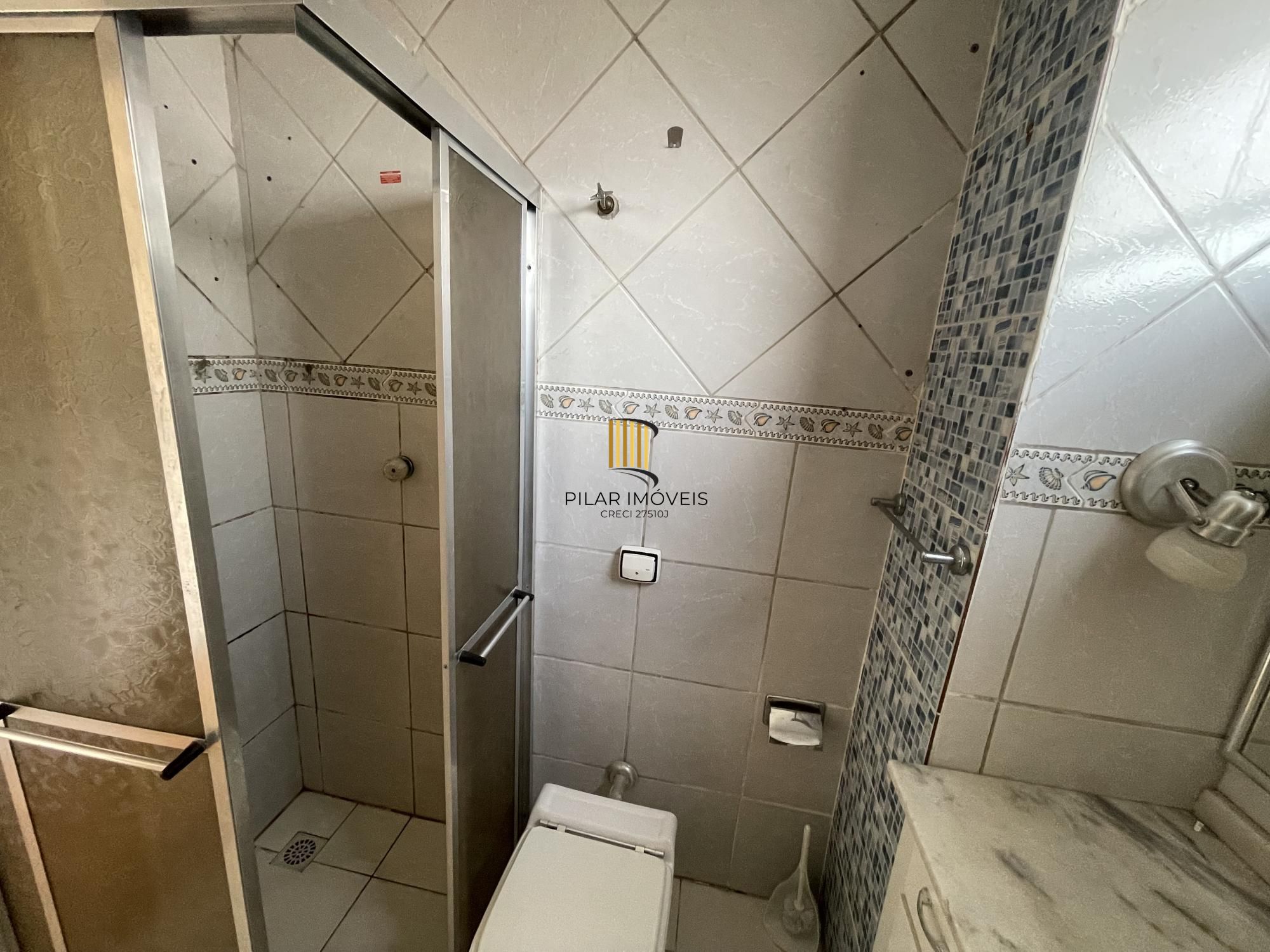 Apartamento 2 dormitórios com dependência 70m2 Moinhos de Vento Av. Cristóvão