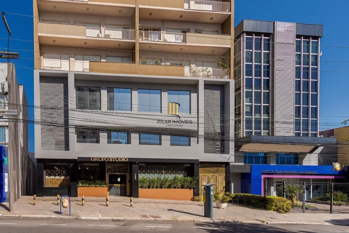 Apartamento 2 dormitórios com dependência 70m2 Moinhos de Vento Av. Cristóvão