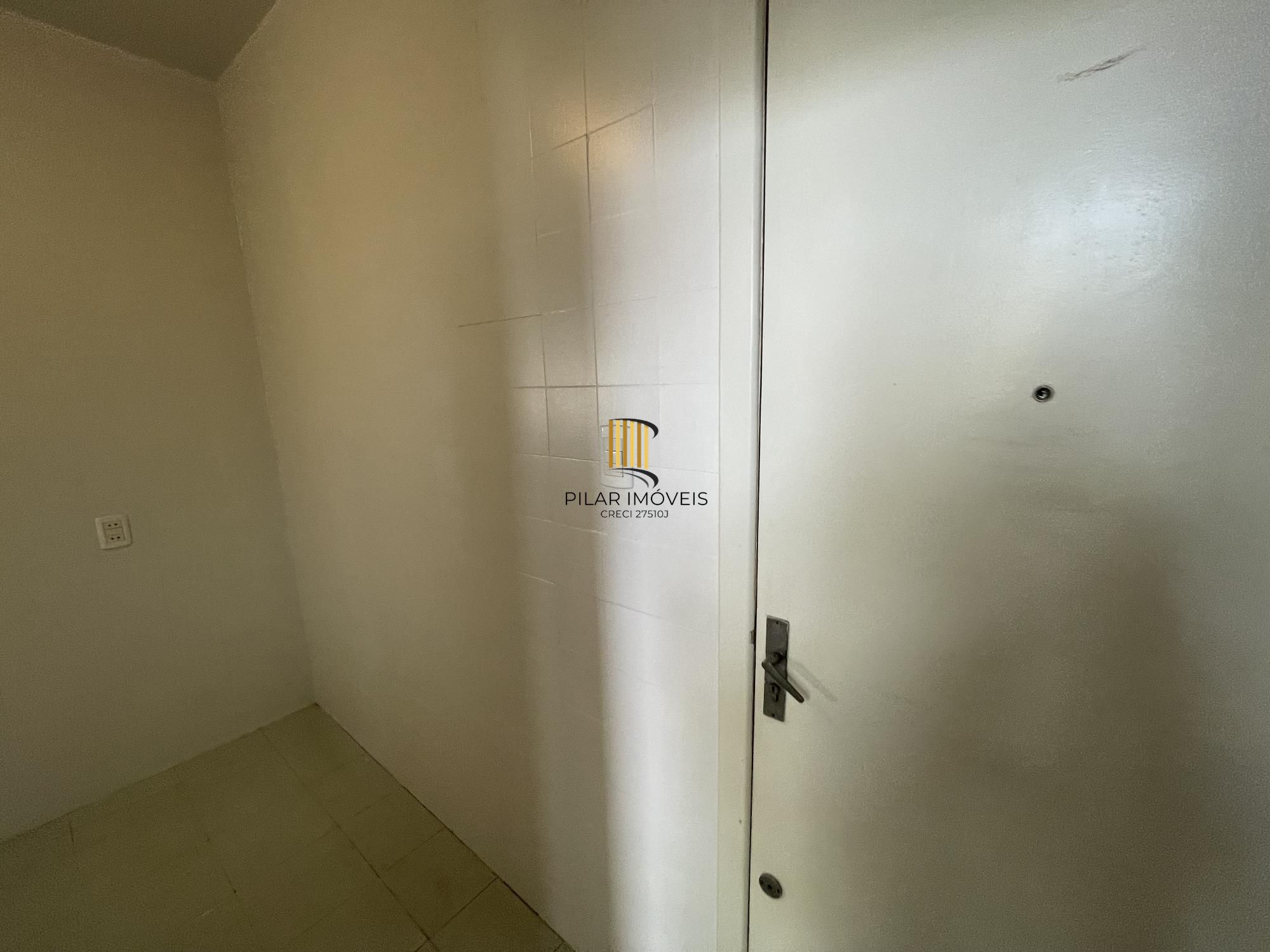 Apartamento 2 dormitórios com dependência 70m2 Moinhos de Vento Av. Cristóvão