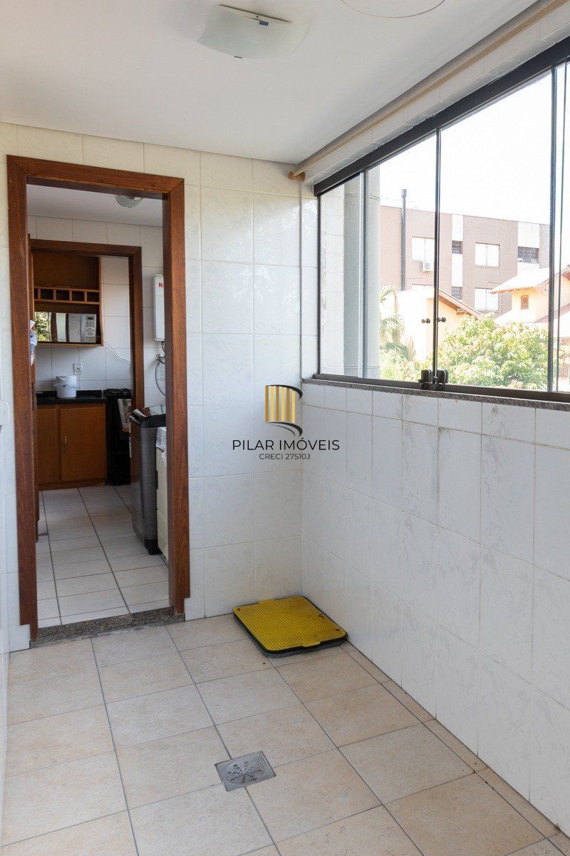 Apartamento de 3 quartos, elevador, churrasqueira, 2 vagas  no bairro Lindóia