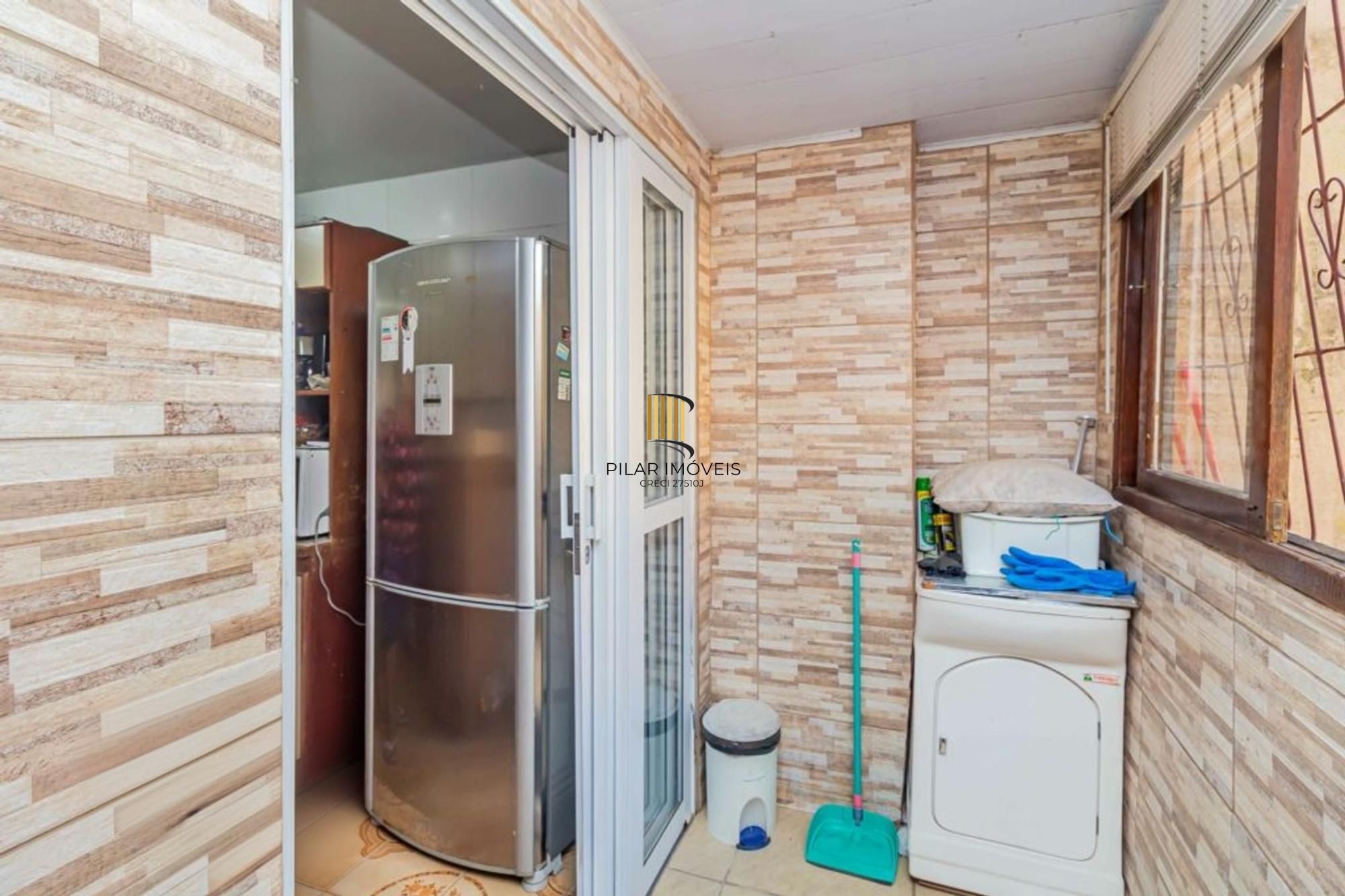 Casa com varanda fechada, 3 quartos, 2 vagas no bairro Farroupilha