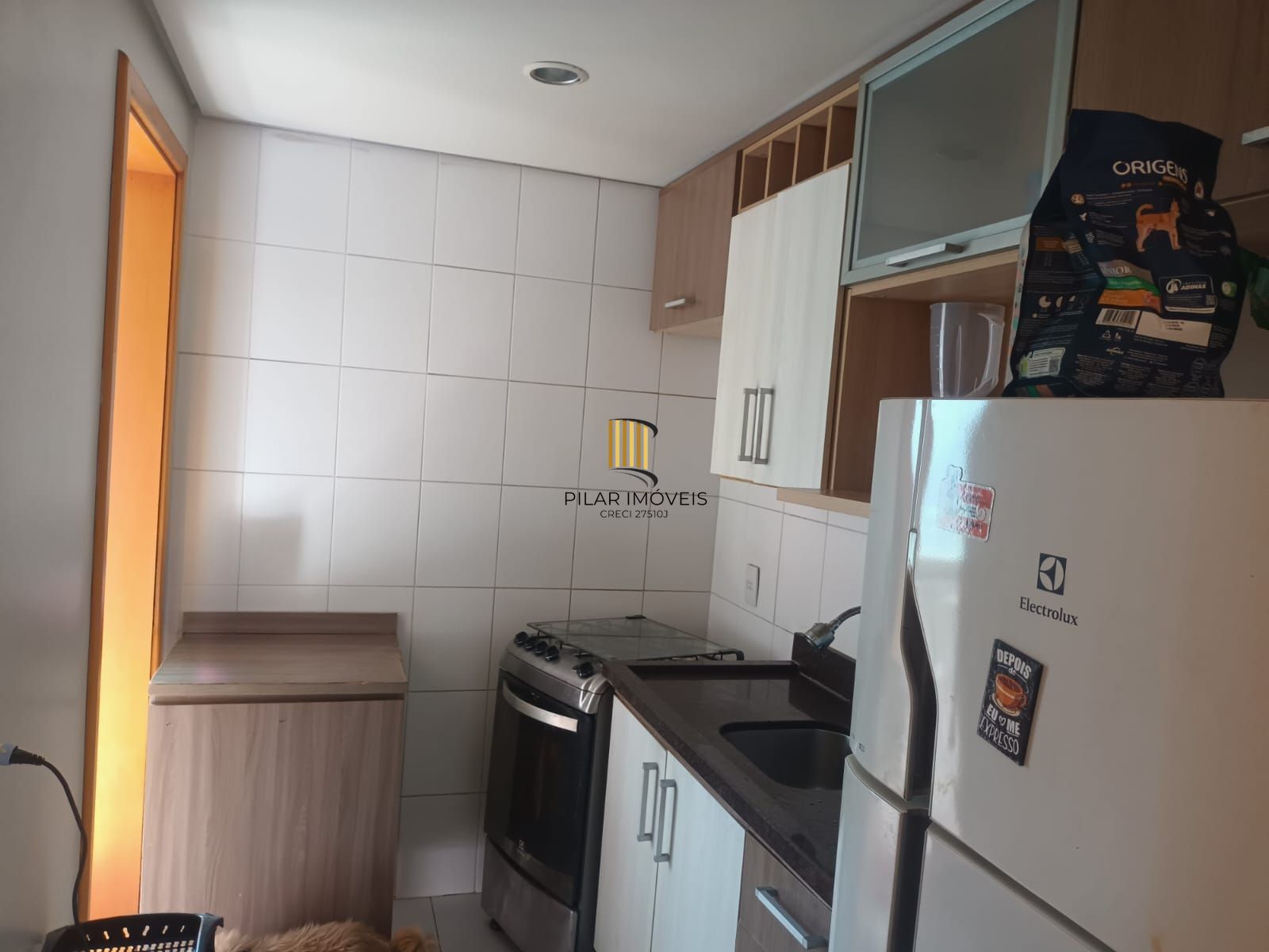 Apartamento com 2 dormitórios, elevador e 2 vagas de garagem em cachoeirinha.
