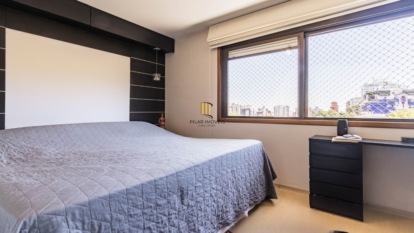 Apartamento com 3 quartos, 1 suíte, à venda no bairro Petrópolis