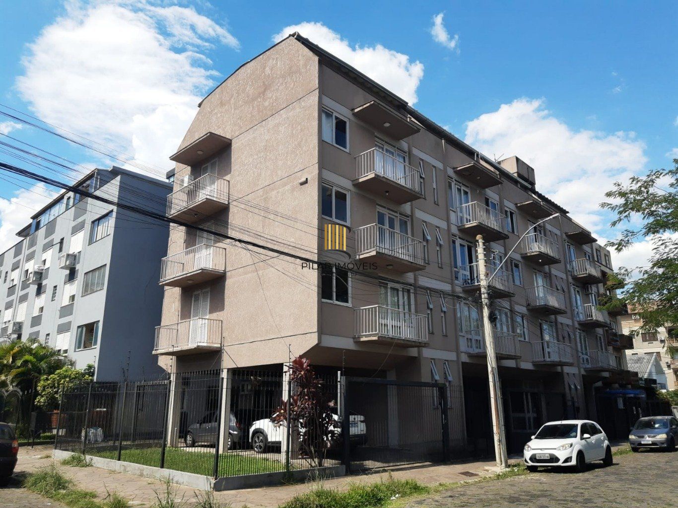 Apartamento Duplex de 2 dormitórios,  1 vaga de garagem em Cachoeirinha. - Pilar Imóveis