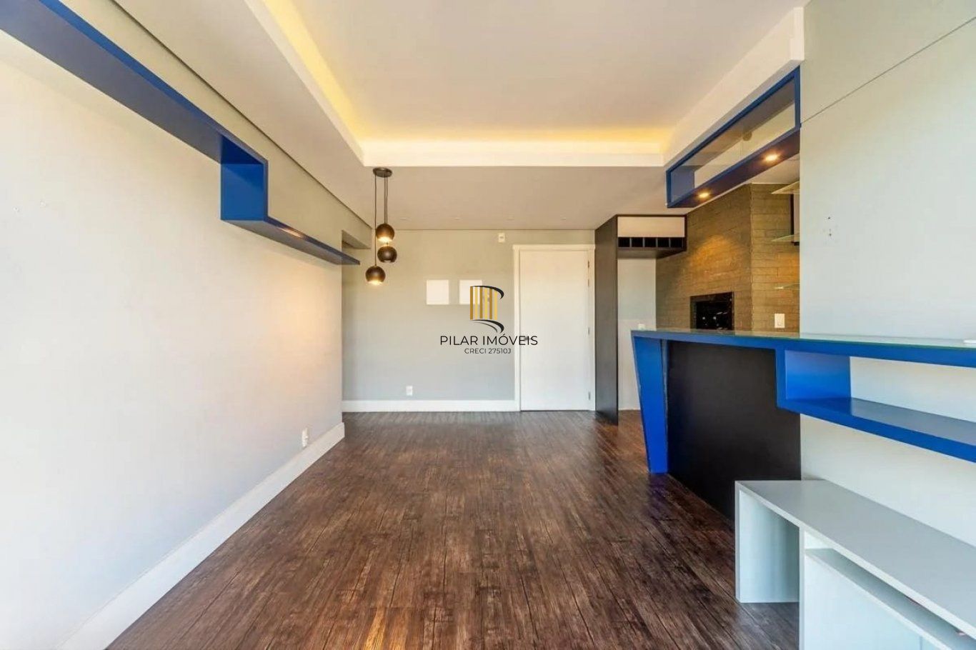 Apartamento 2 Dormitórios, Suíte, 2 vagas e elevador no Passo da Areia