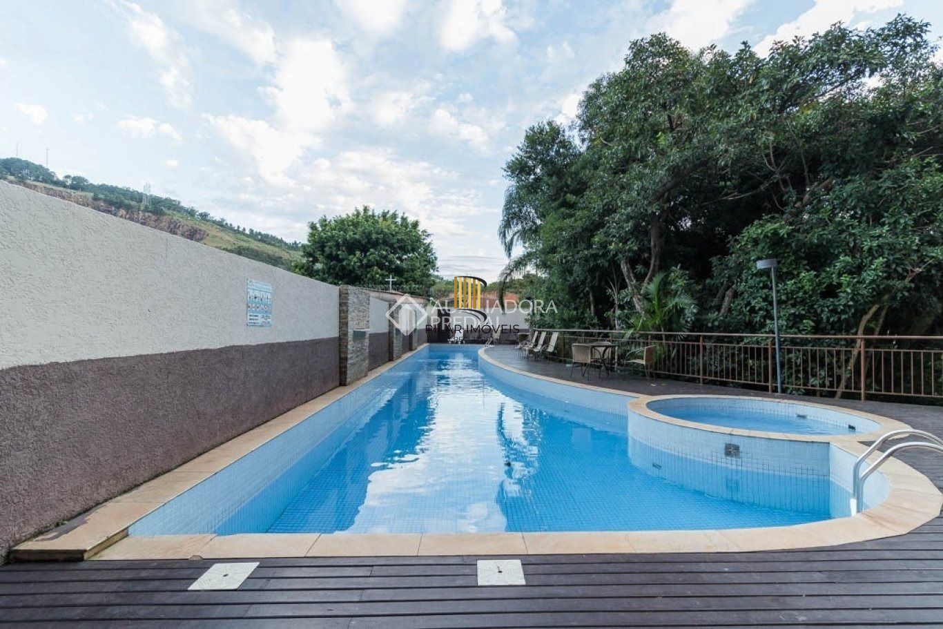 Apartamento 2 Dormitórios 57m² no bairro Morro Santana