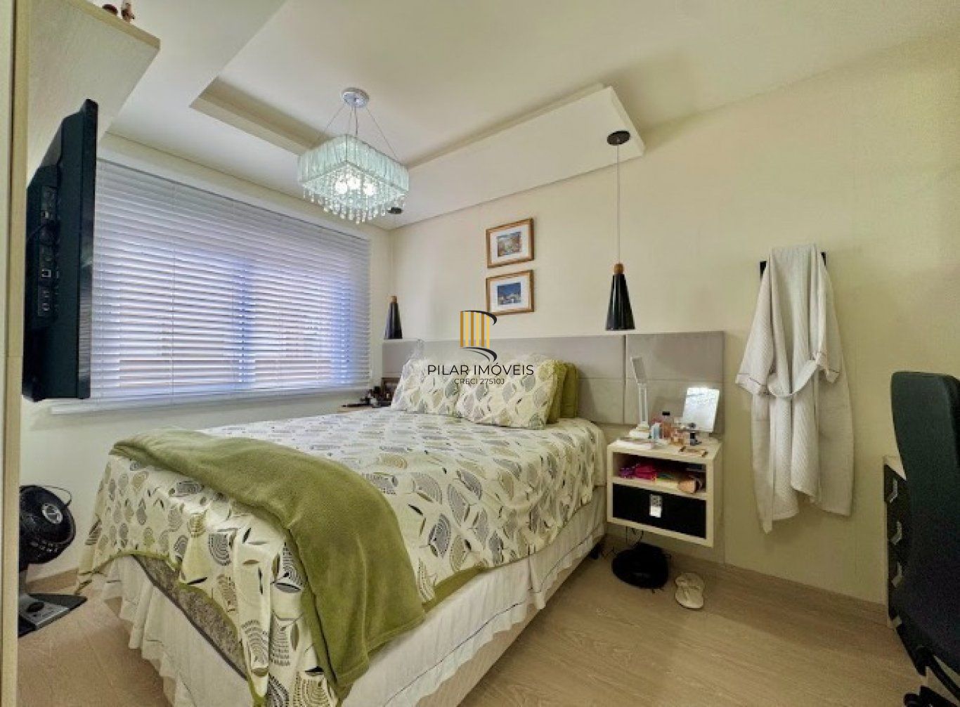 Apartamento semi mobiliado de 2 dormitórios bairro Bom Fim