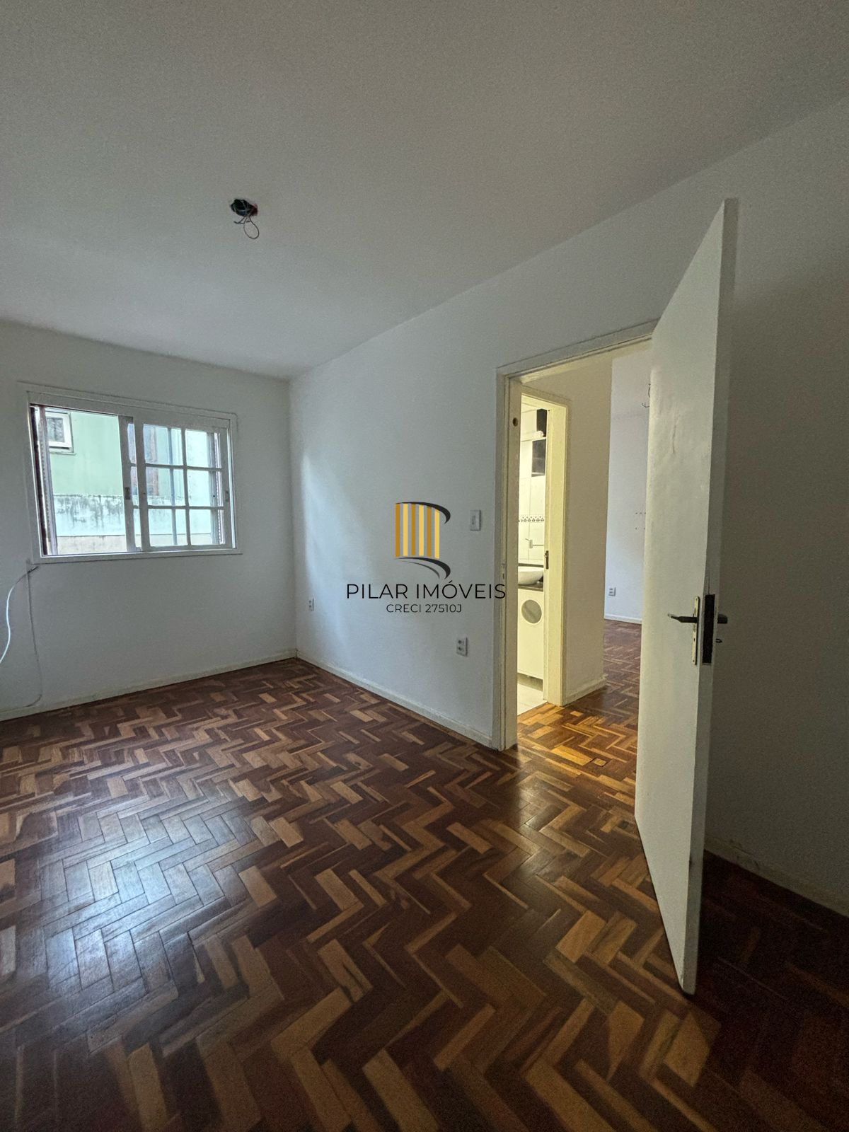 Apto de 1 dormitório Semi Mobiliado segundo andar no bairro Jardim Itu