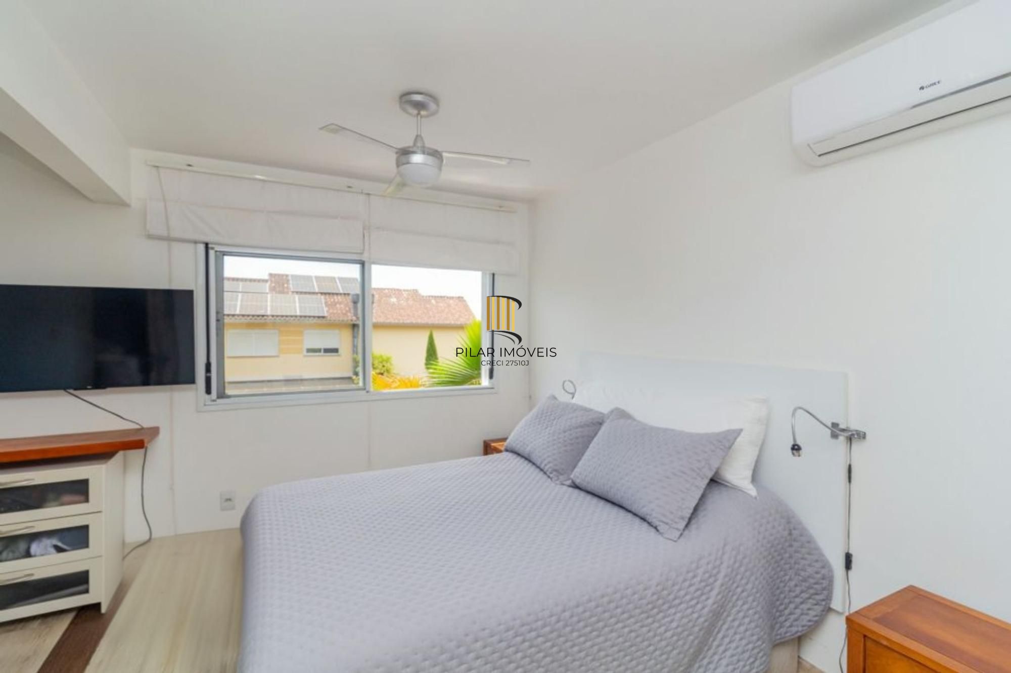 Casa em condomínio fechado de 3 quartos, suíte,2 vagas no bairro Mário Quintana