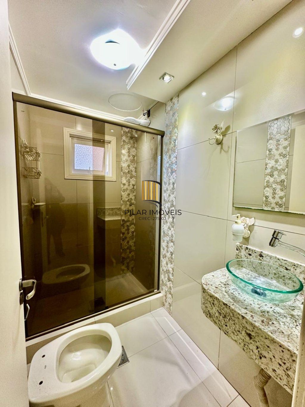 Casa de 3 dormitórios, 2 vagas de garagem em Canoas