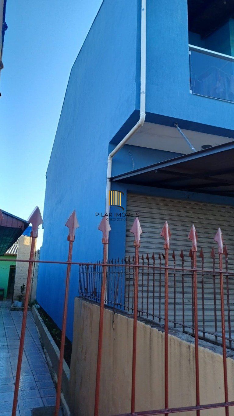 Casa com 3 dormitórios e 3 vagas de garagem em  Cachoeirinha.