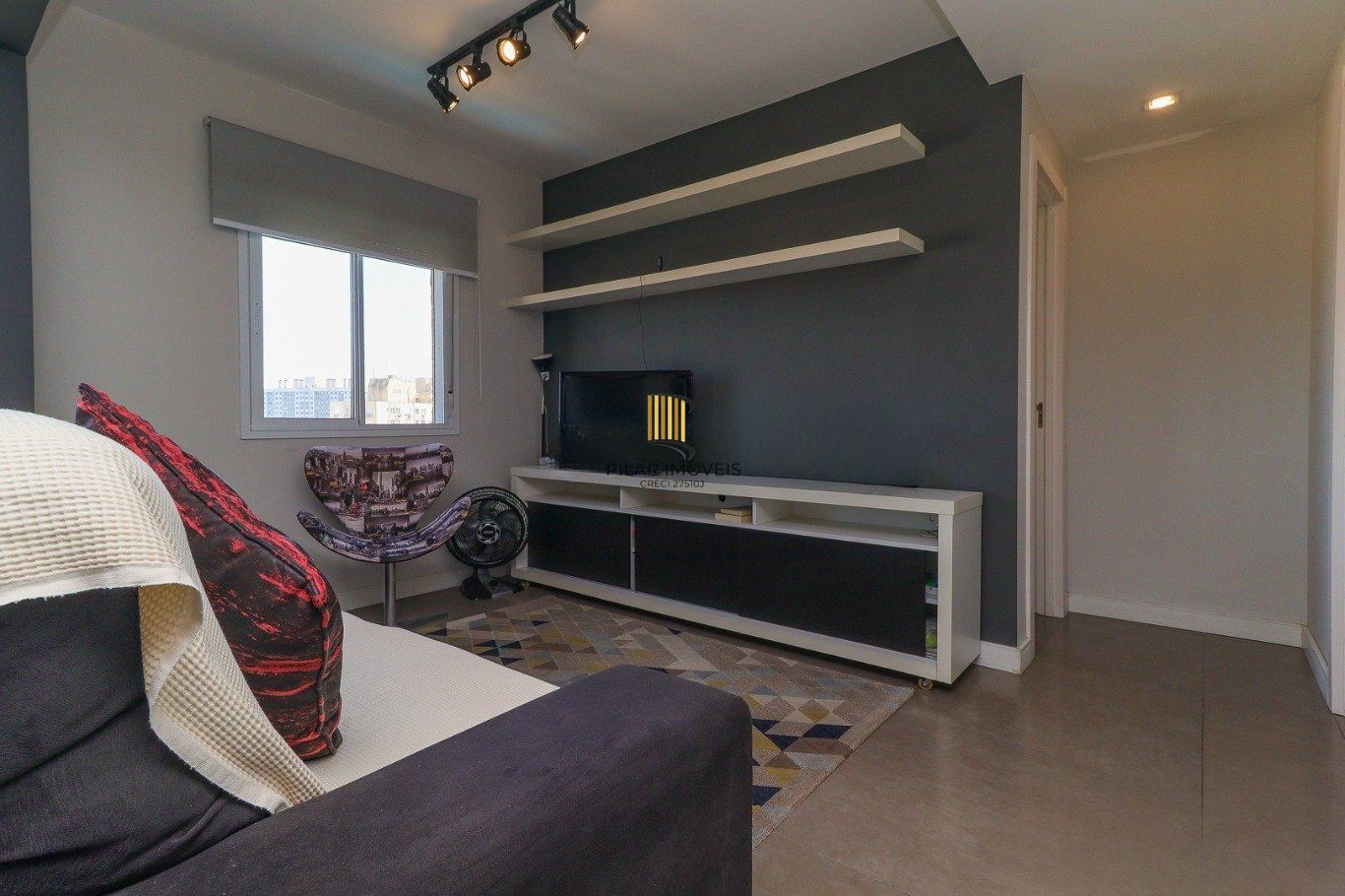 Apartamento de 3 dormitórios e 1 vaga de garagem no bairro Azenha/Porto Alegre.