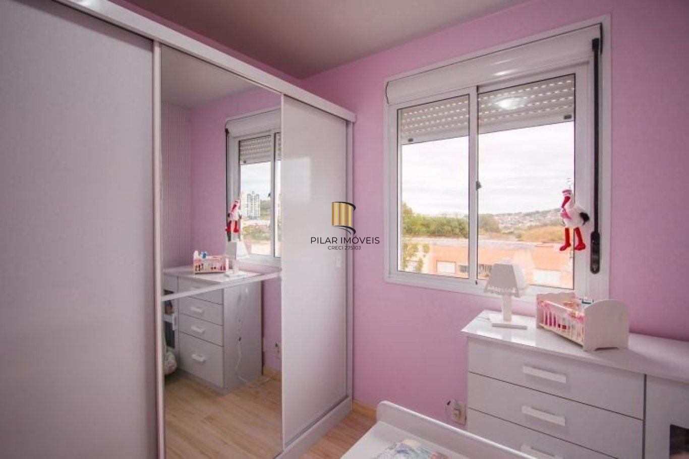 Apartamento com 3 quartos, vaga de garagem e elevador No Bairro Morro Santana