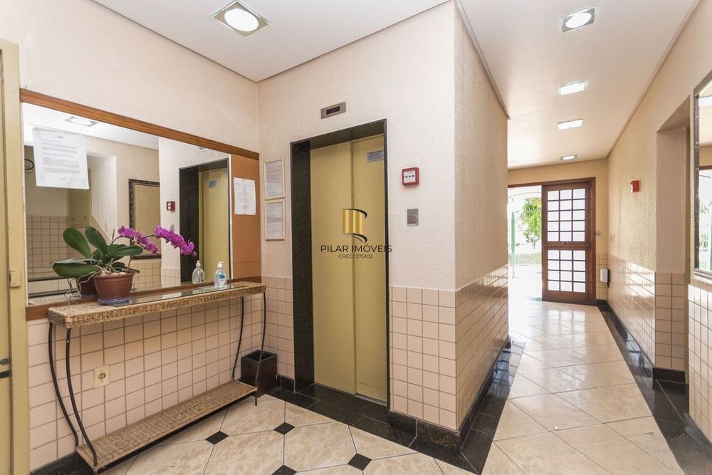 Apartamento com 3 quartos, 2 vagas e elevador no Bairro Vila Ipiranga