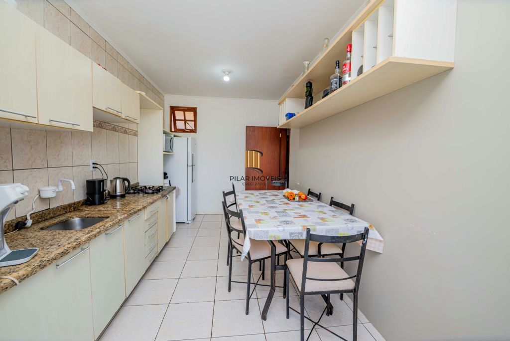 Casa com 3 quartos e 4 vagas à venda em Vila Nova