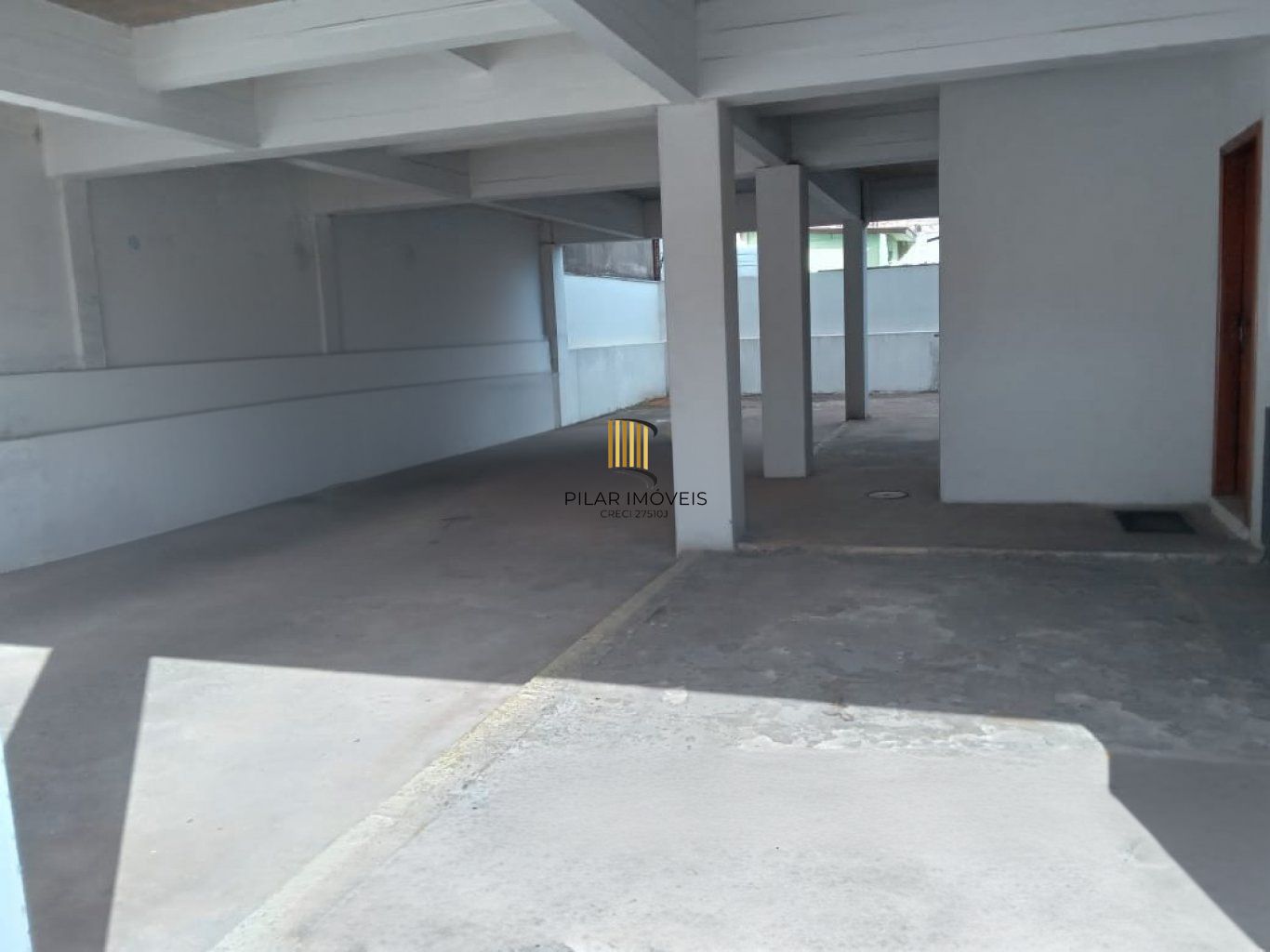 Apartamento com 1 quarto e 1 vaga de garagem no Bairro Sarandí