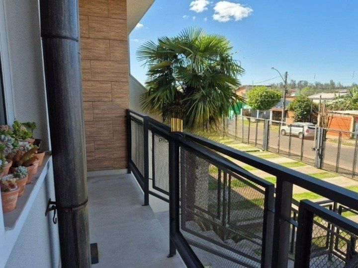 Apartamento de 2 dormitórios, 2 vagas de garagem no Bairro Olaria em Canoas.