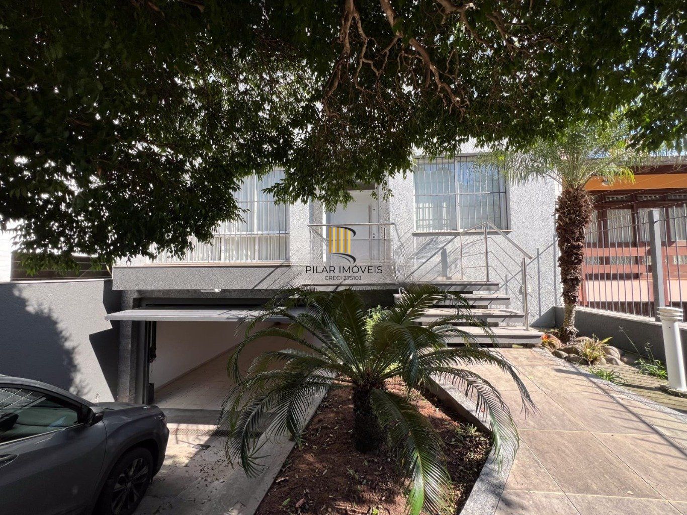 Casa semi mobiliada de 3 dormitórios bairro Cascata