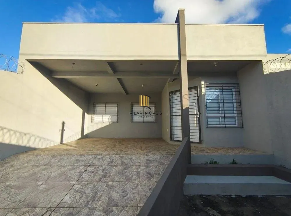 Casa com Lage, 3 dormitórios, 2 vagas de garagem no bairro Guajuviras.