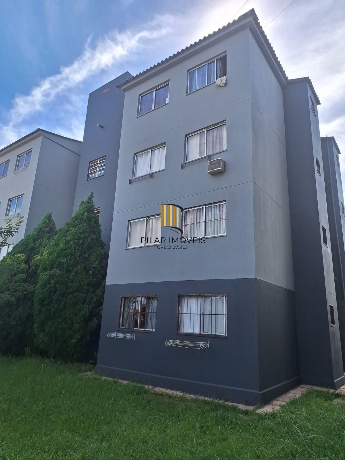 Apartamento 2 dormitórios 1 vaga de garagem no Bairro Maria Regina Alvorada