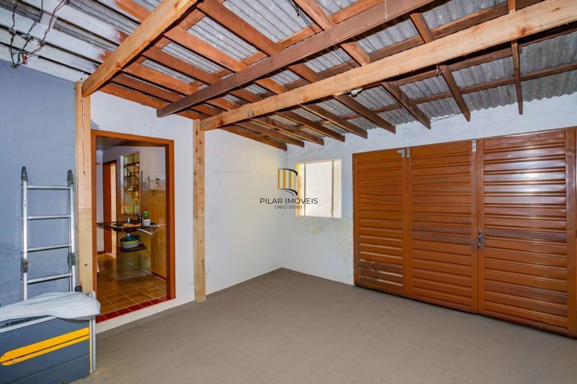 Casa com 5 dormitórios no Bairro Sarandí