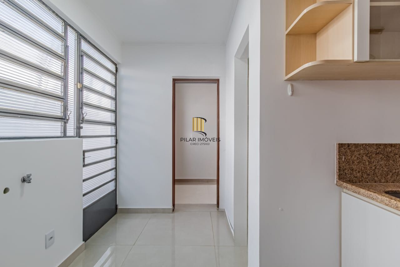 Casa com 3 dormitórios e 4 vagas no Bairro Jardim Lindóia