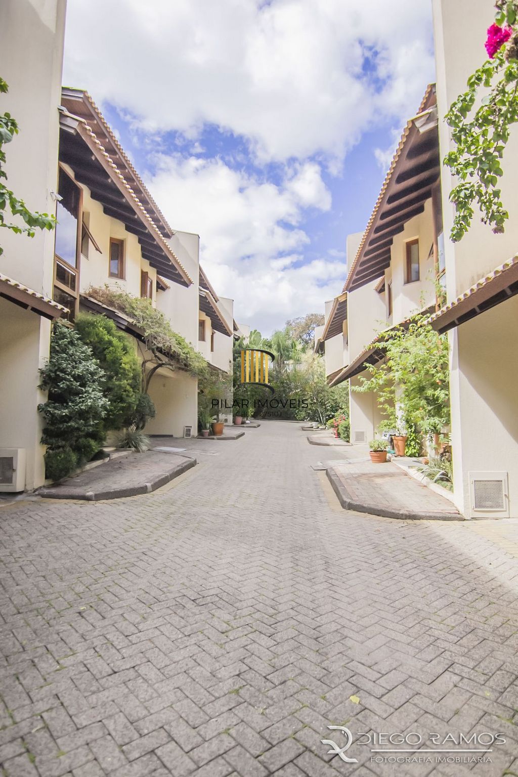 Casa em Condomínio com 5 quartos e 390m² à venda em Boa Vista, Porto Alegre.