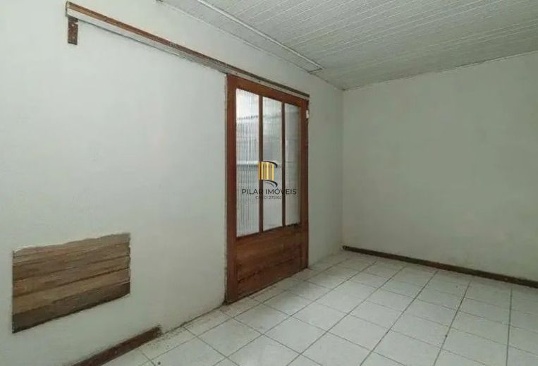 Casa de 3 quartos, 2 banheiros, 2 vagas no bairro Jardim Leopoldina