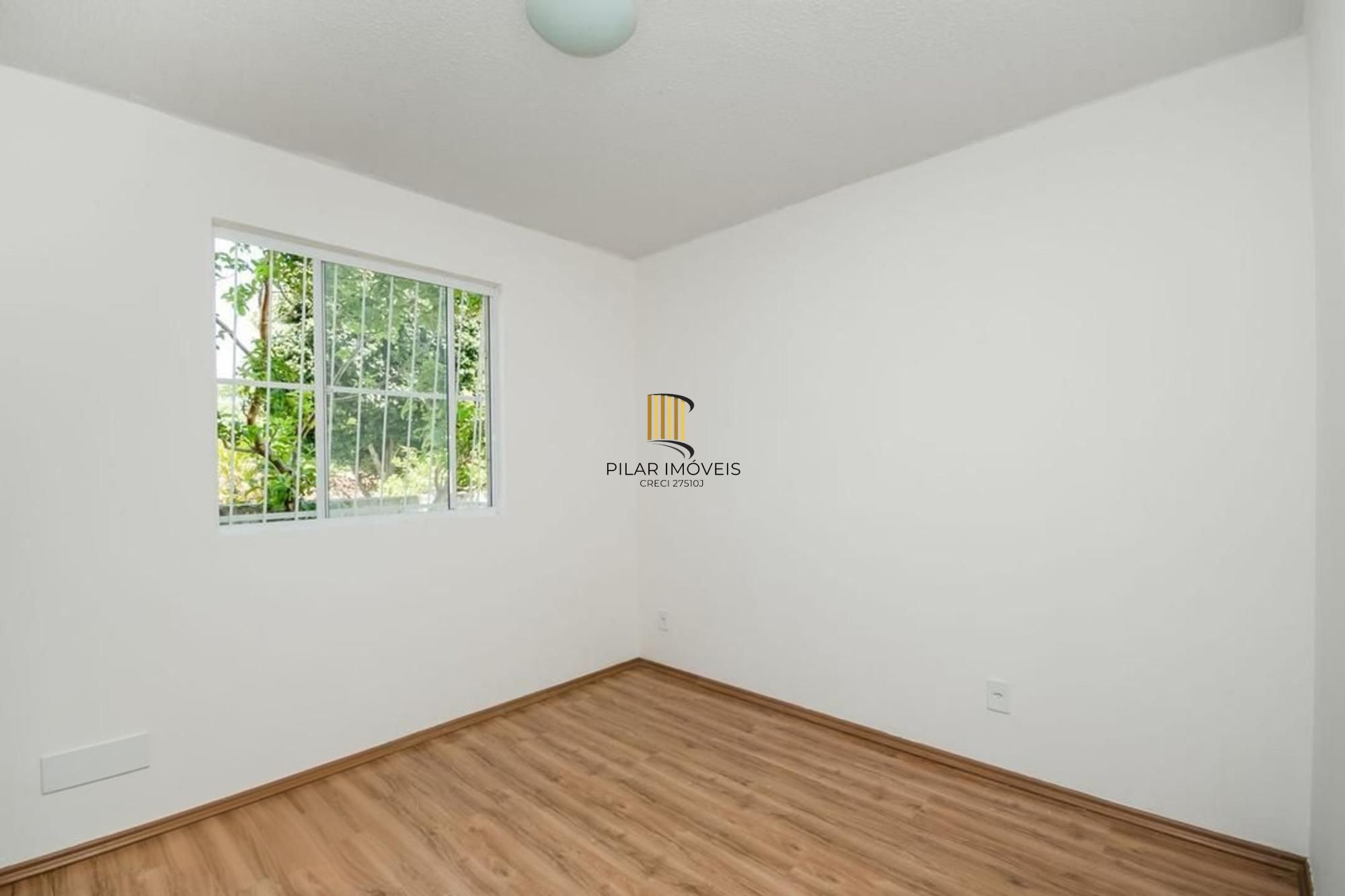 Apartamento térreo de 2 quartos, portaria 24 horas no bairro Glória.