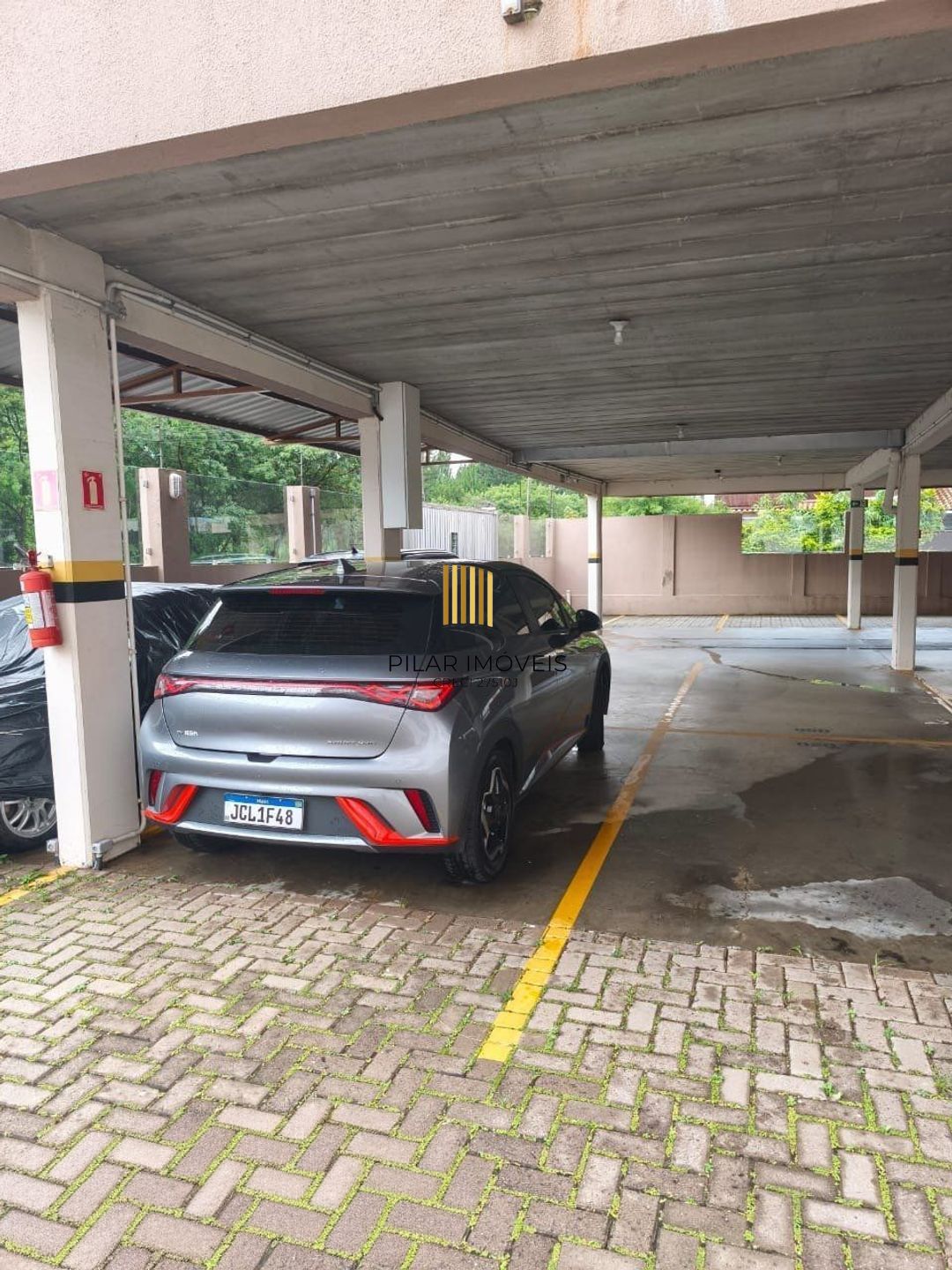 Apartamento de 2 dormitórios, elevador e 1 vaga de garagem em Canoas.