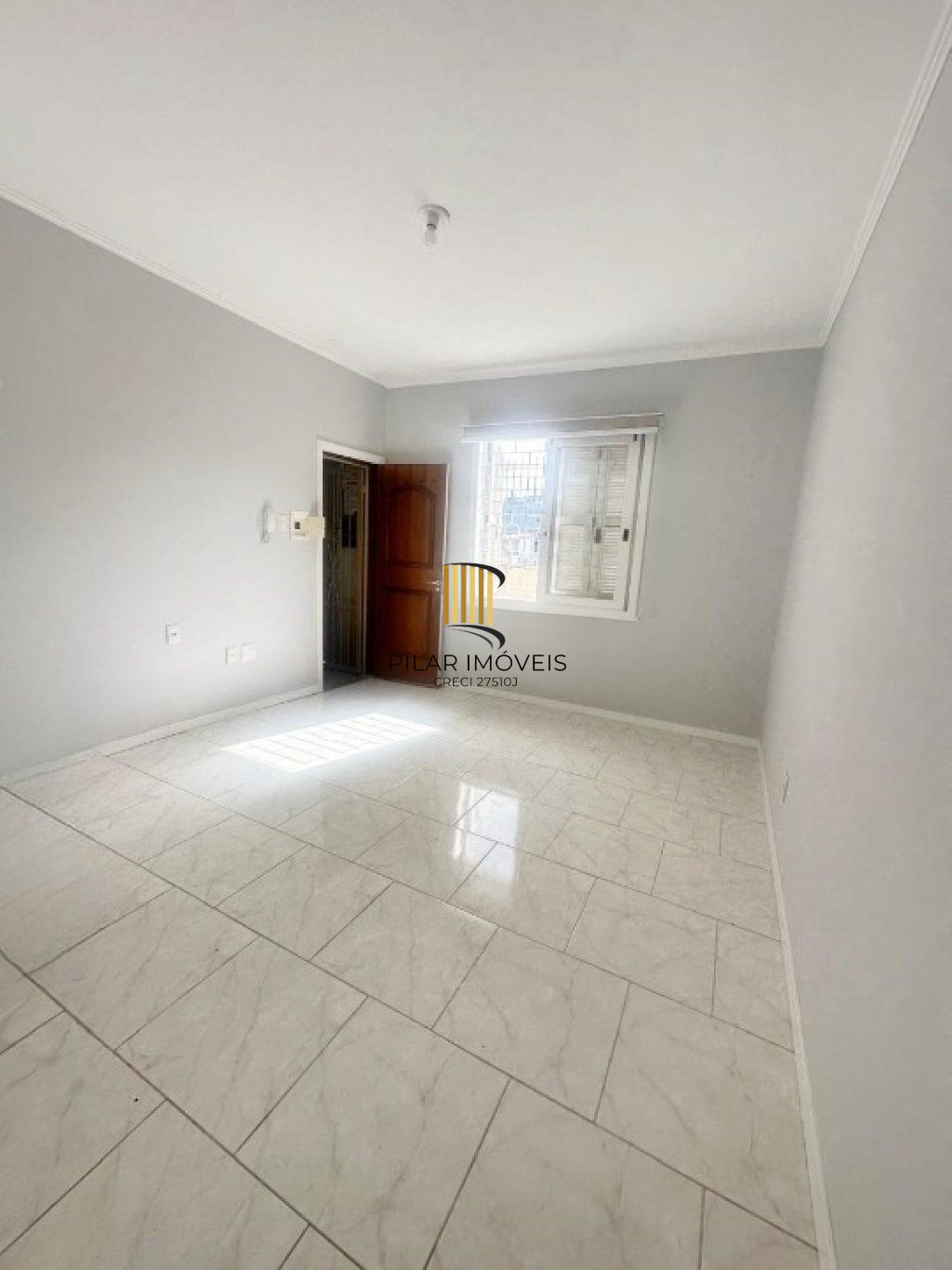 Apartamento térreo com 2 quartos e 1 vaga de garagem no Bairro Auxiliadora