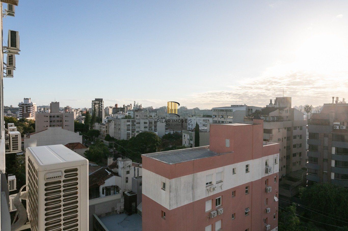 Apartamento semi mobiliado com 2 quartos de bairro Petrópolis