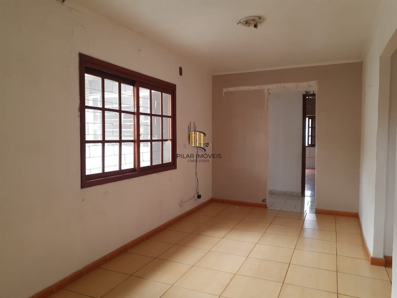 Casa de 2 Quartos e 2  vagas de garagem no Parque Granja em Cachoeirinha.