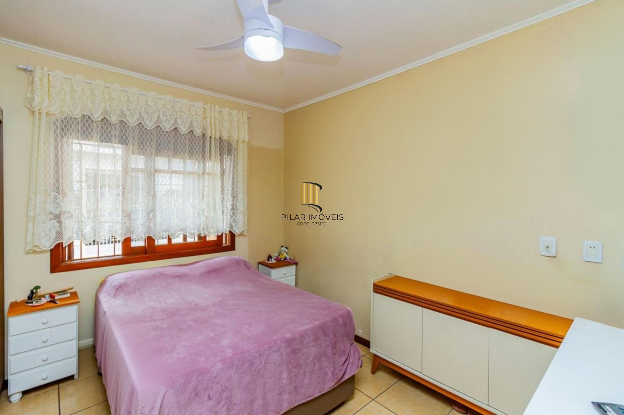 Casa com 5 dormitórios no Bairro Sarandí