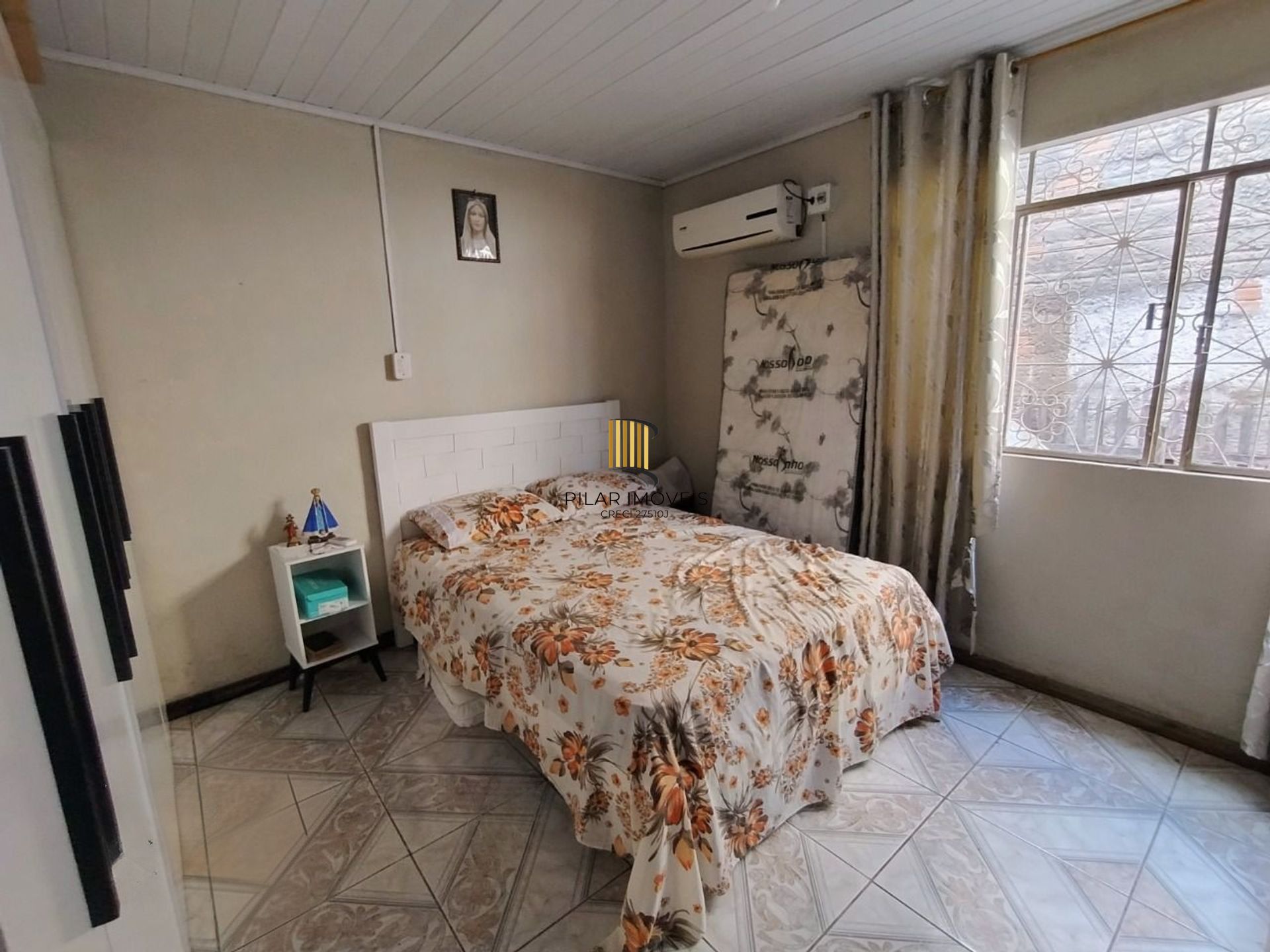 Casa de 3 dormitórios e 4 vagas de garagem em Canoas.