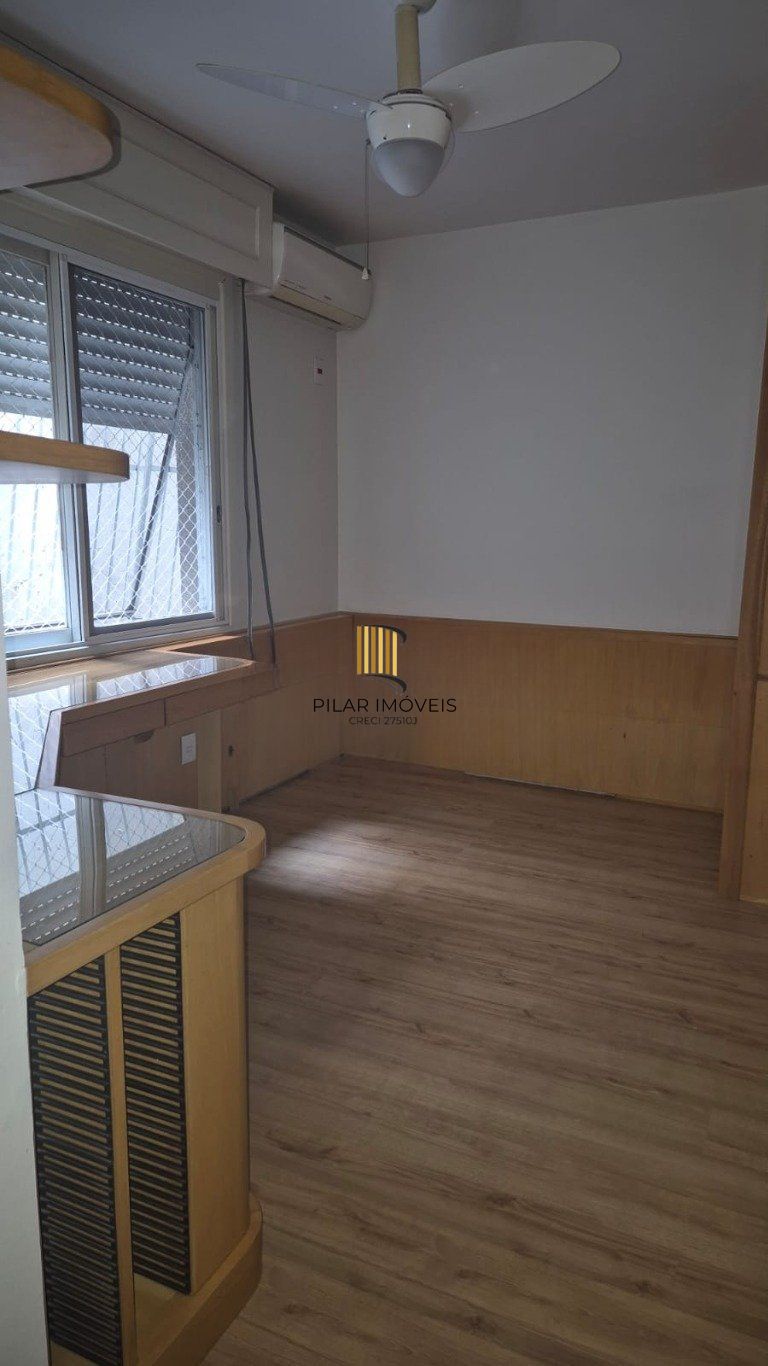 Apartamento semi mobiliado de 3 quartos, suíte, elevador e 1 vaga no Bom Fim