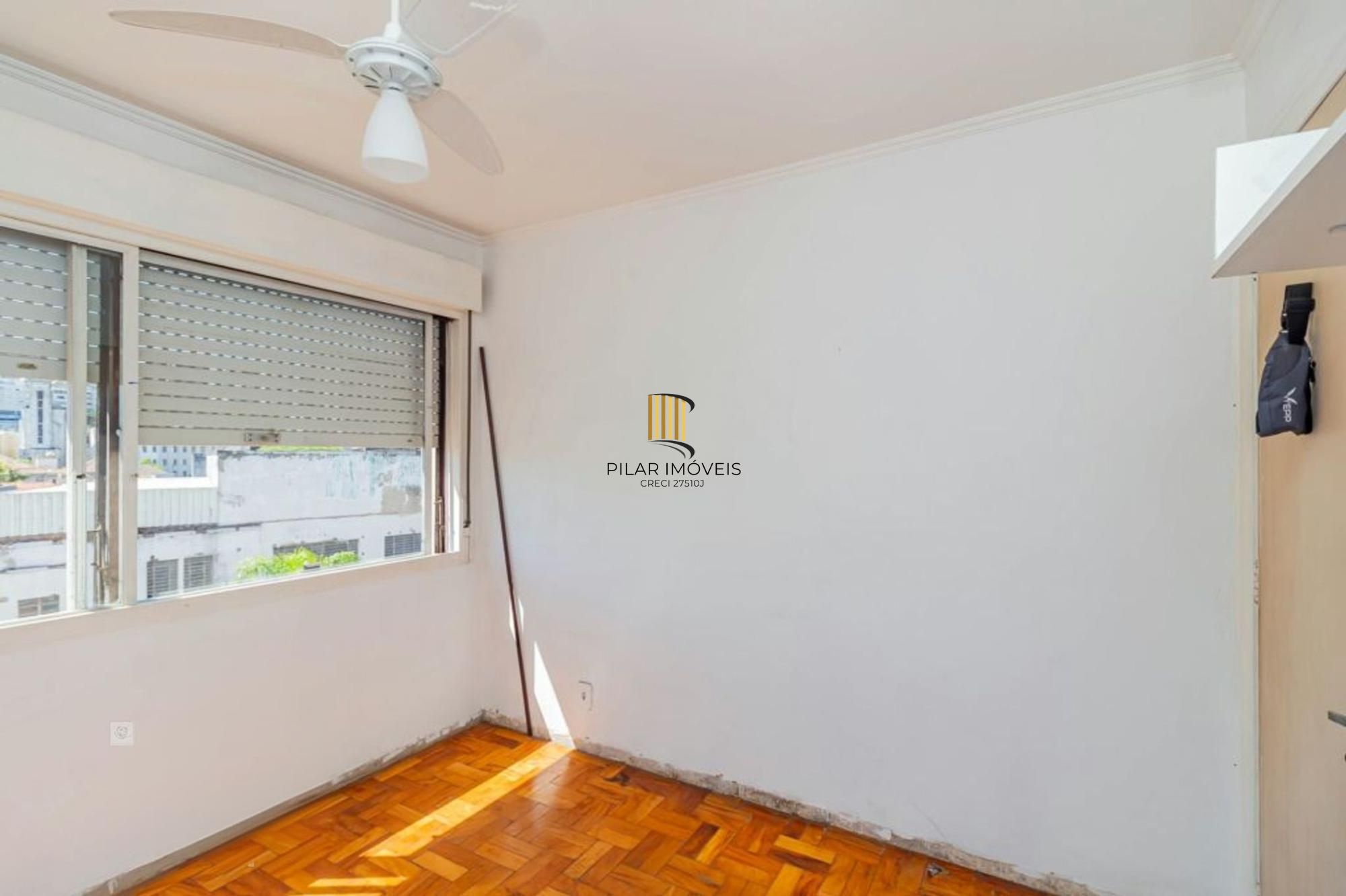 Apartamento com 2 quartos, elevador semi mobiliado no bairro Floresta.