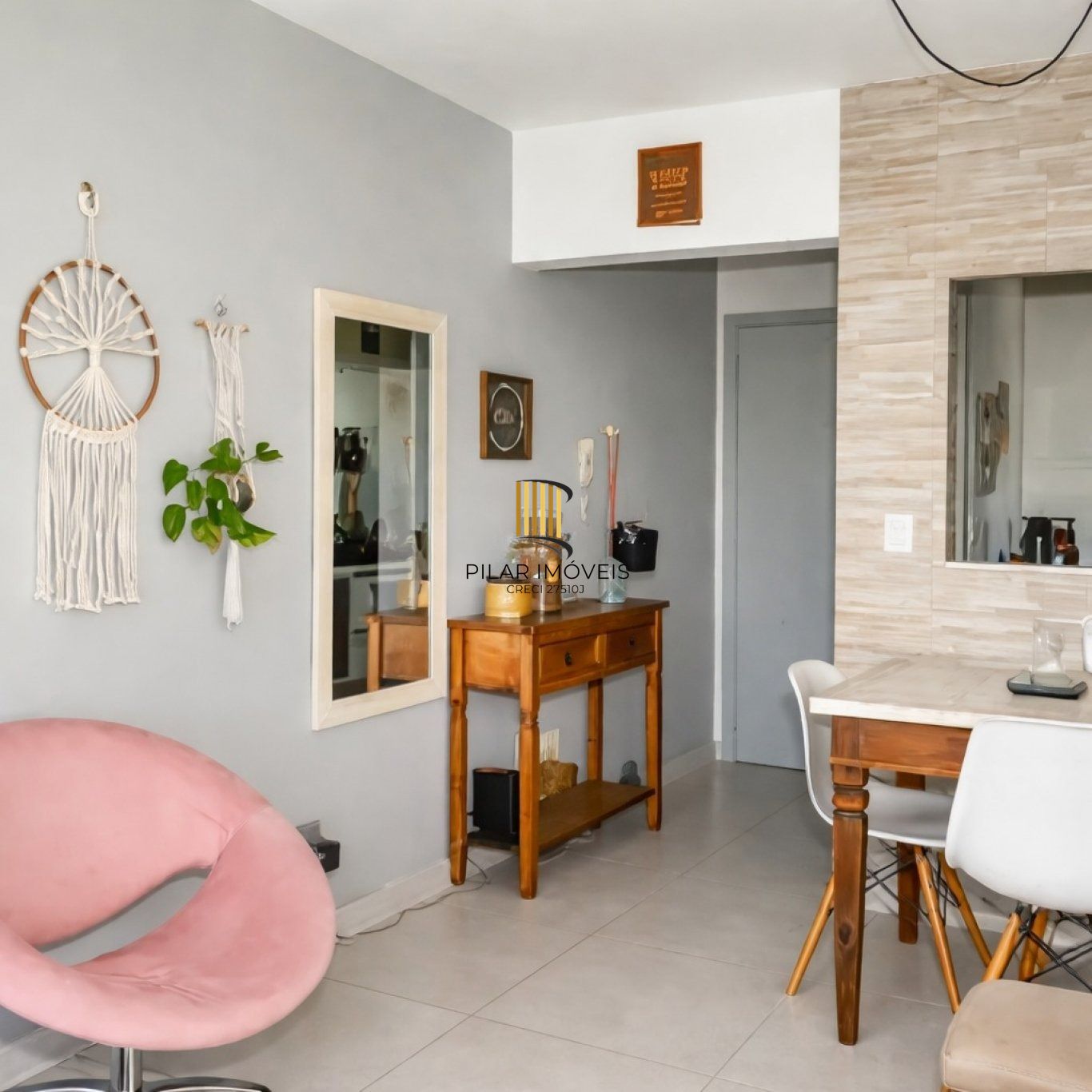 Apartamento de 2 quartos no bairro Jardim Carvalho Porto Alegre. - Pilar Imóveis