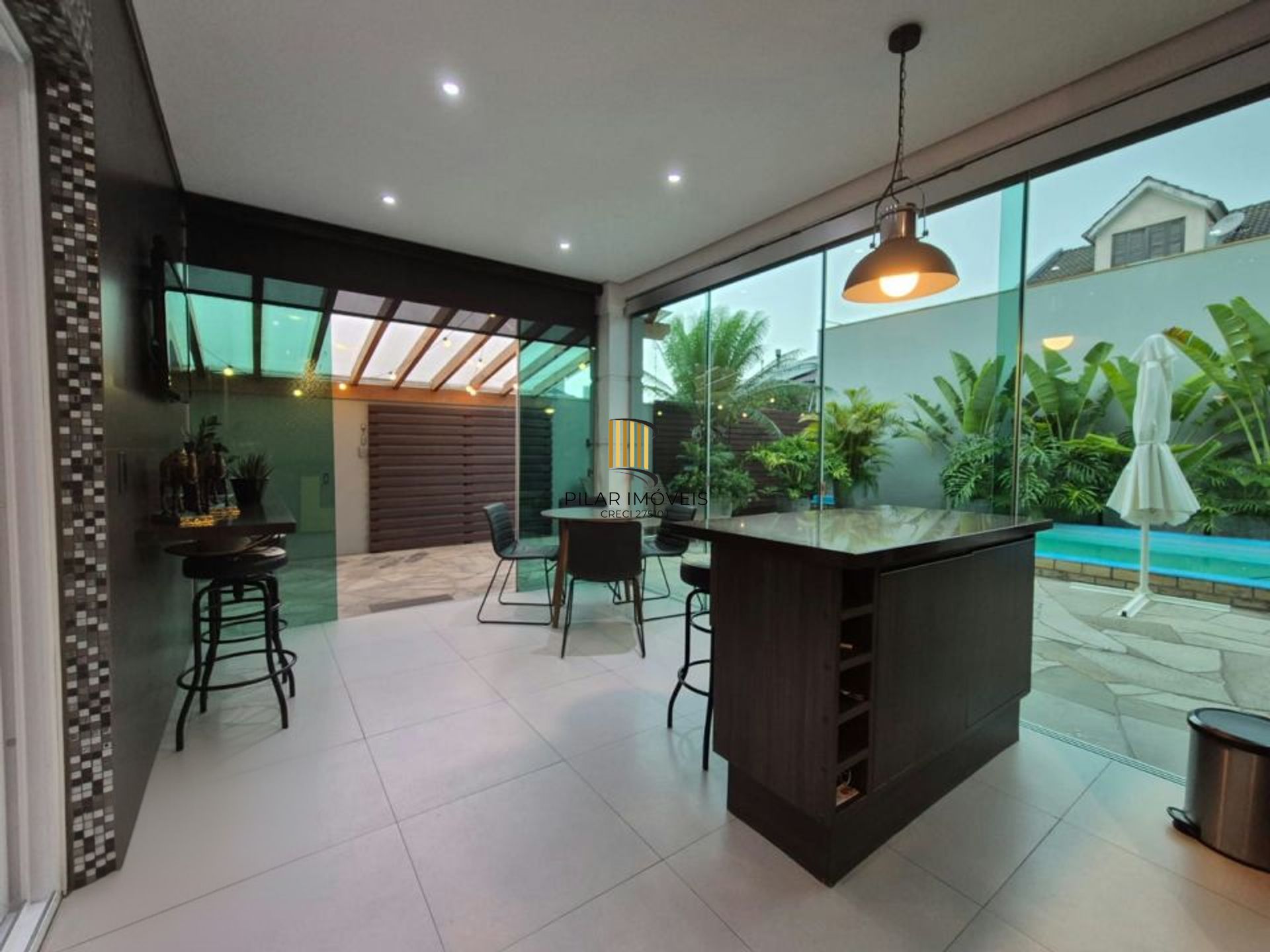 Casa de 3 dormitórios e 2 vagas de garagem coberta Canoas.