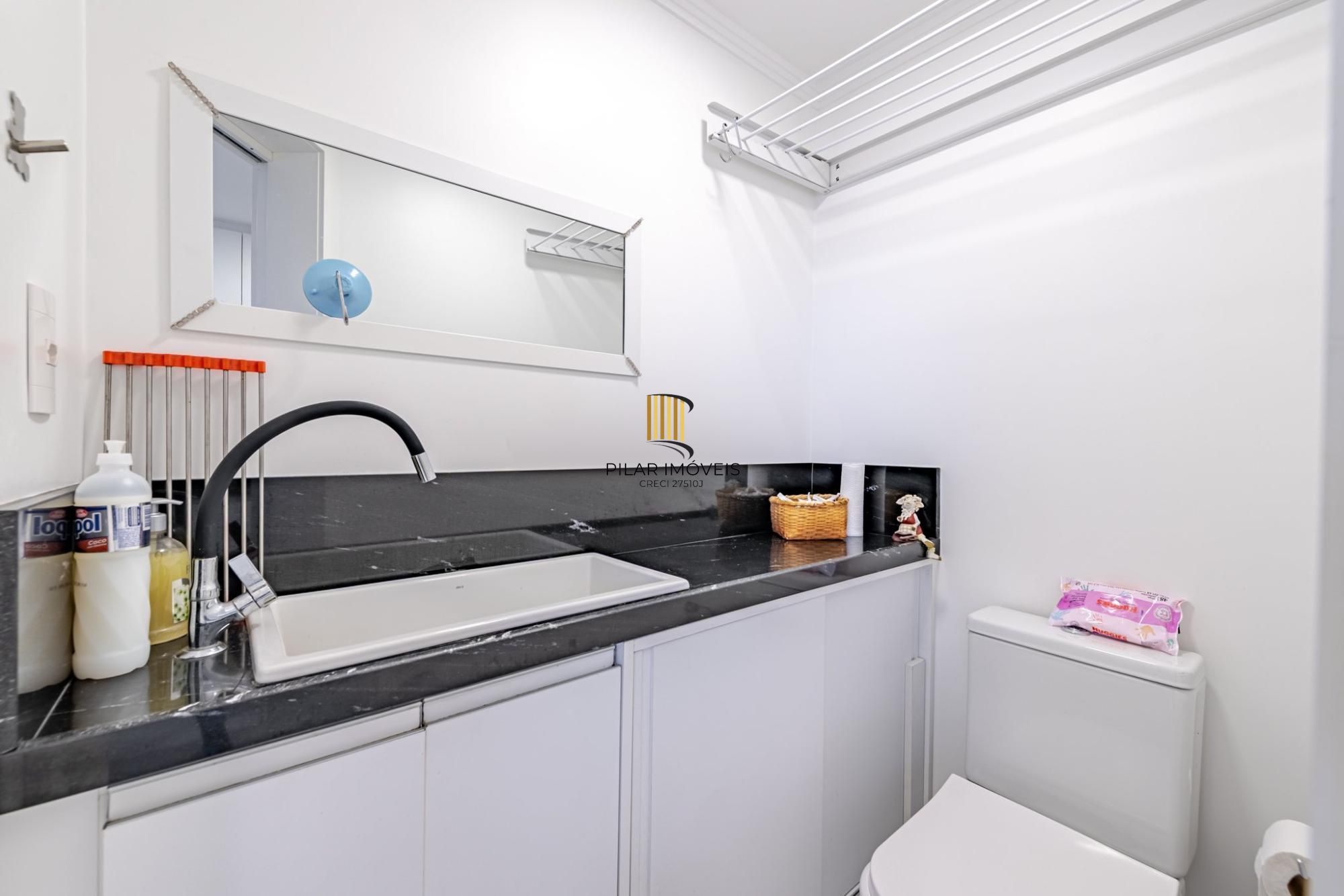 Apartamento de 3 dormitórios no bairro Menino Deus