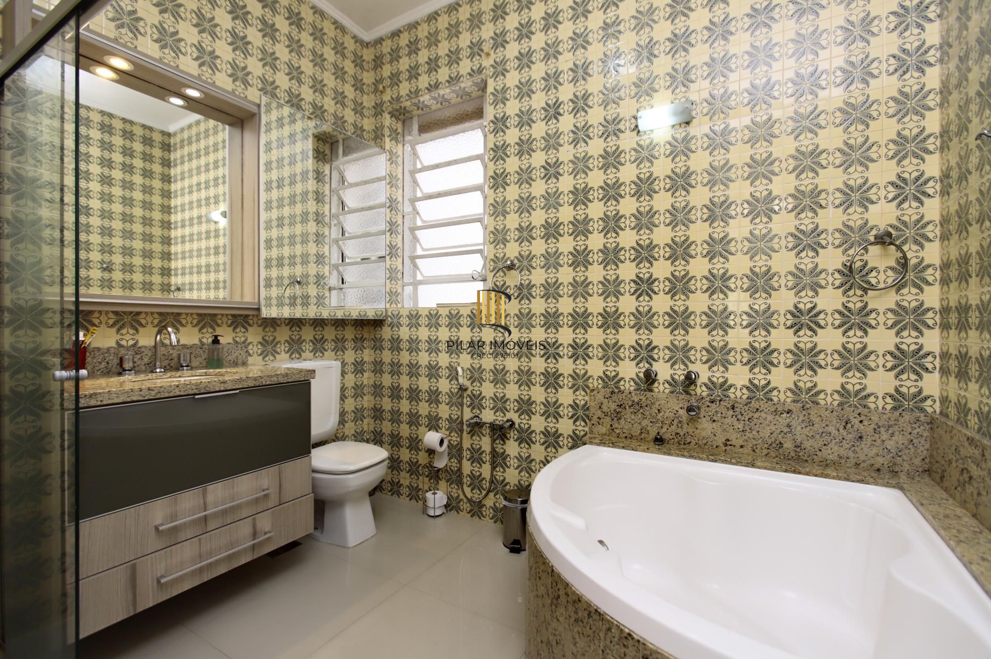 Casa de 4 quartos, 3 banheiros, 3 vagas no bairro Rio Branco