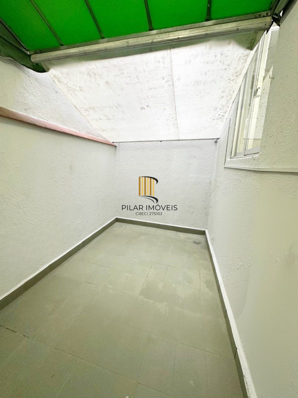 Apartamento térreo com 2 quartos e 1 vaga de garagem no Bairro Auxiliadora