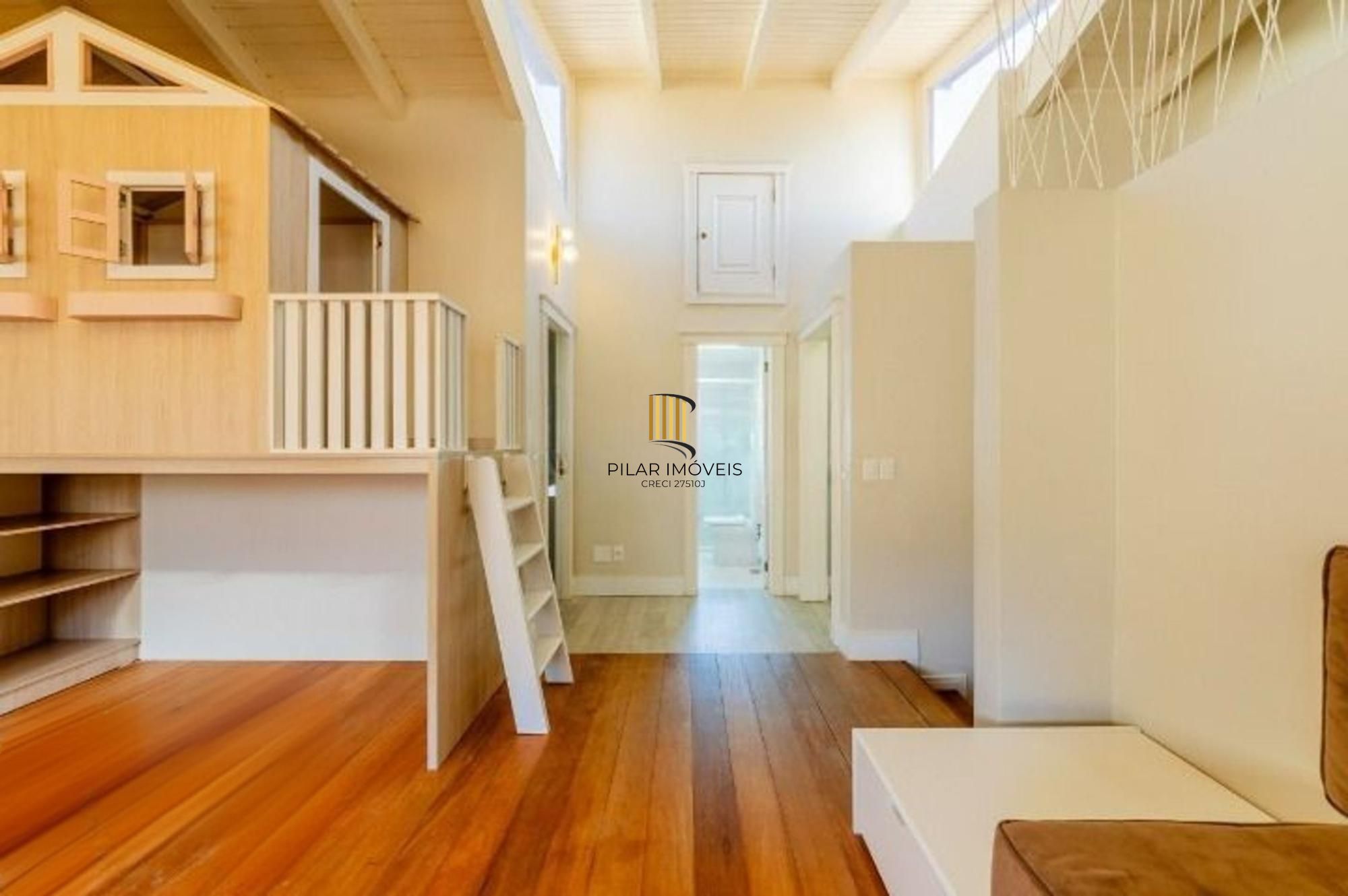 Casa em Condomínio com 5 quartos e 390m² à venda em Boa Vista, Porto Alegre.