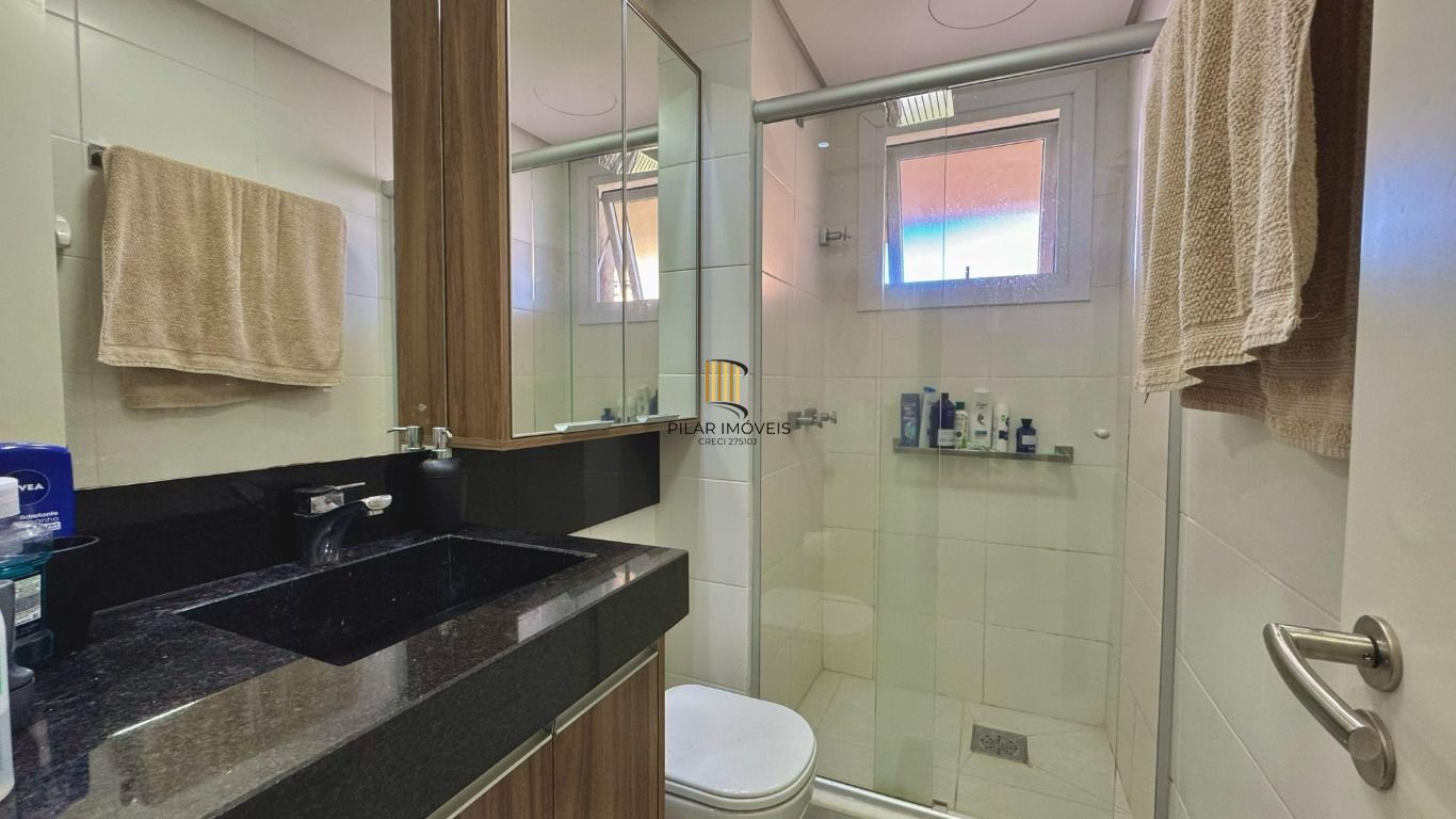 Apartamento mobiliado de 2 dormitórios no bairro Petrópolis