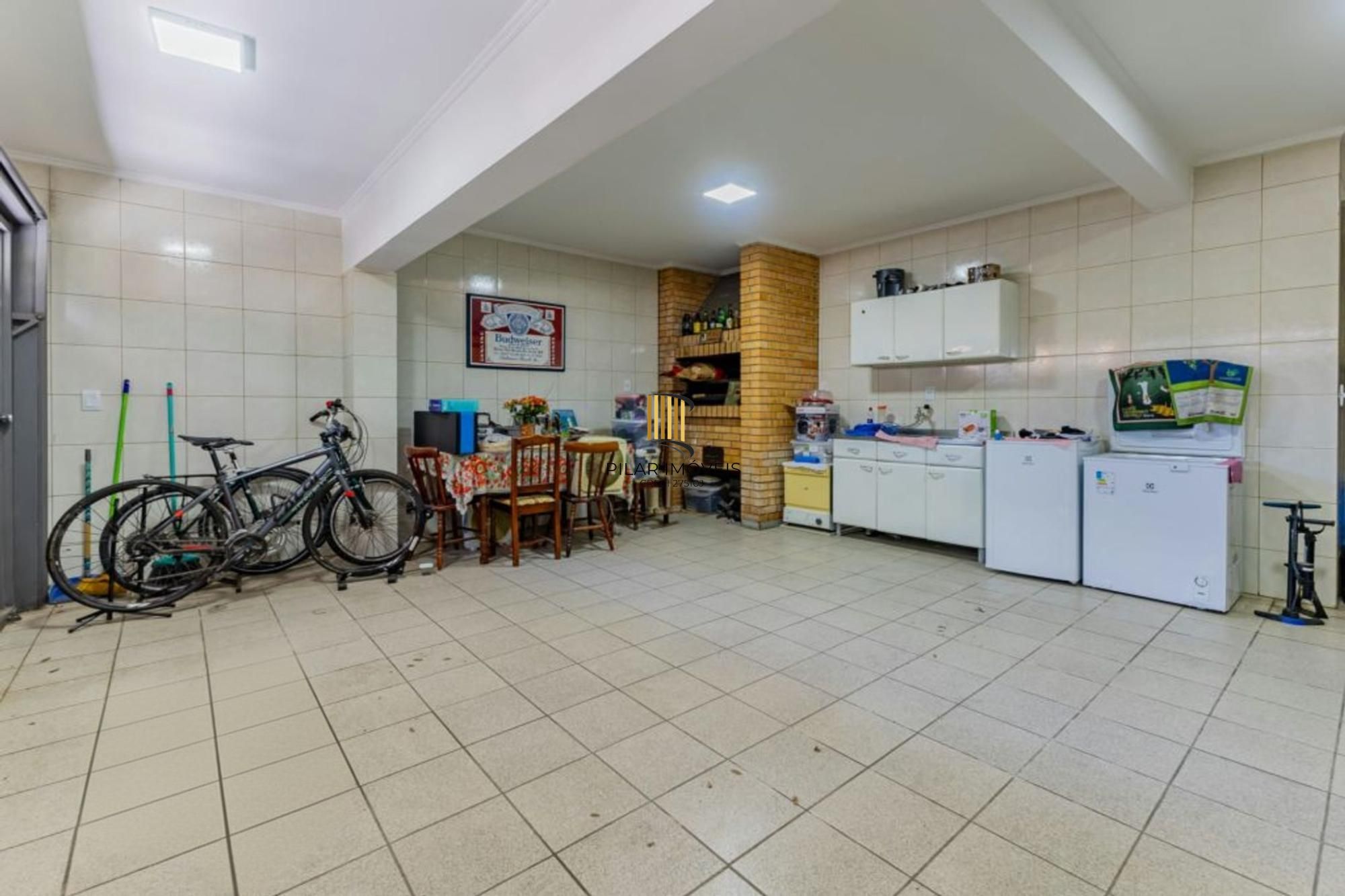 Casa com 1.640,00m², 3 dormitórios, 4 vagas à venda Rua Marista.