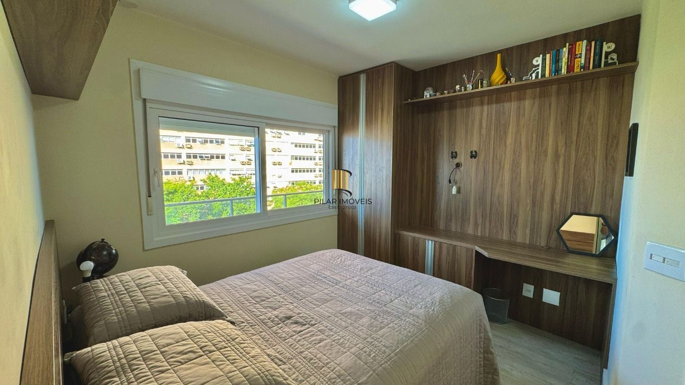 Apartamento mobiliado de 2 dormitórios no bairro Petrópolis