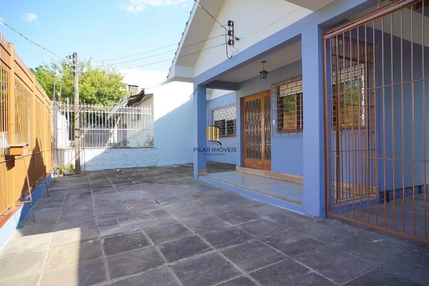 Casa de 3 dormitórios no bairro passo das Padras Porto Alegre. - Pilar Imóveis