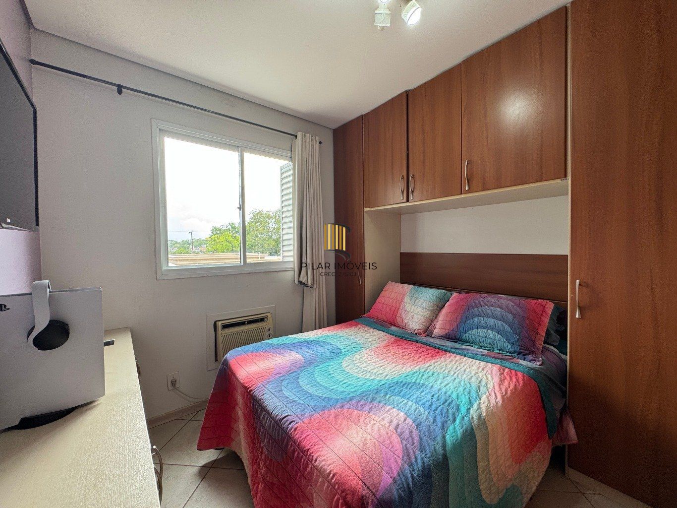 Apartamento com 2 quartos, 1 vaga e elevador no bairro Sarandi