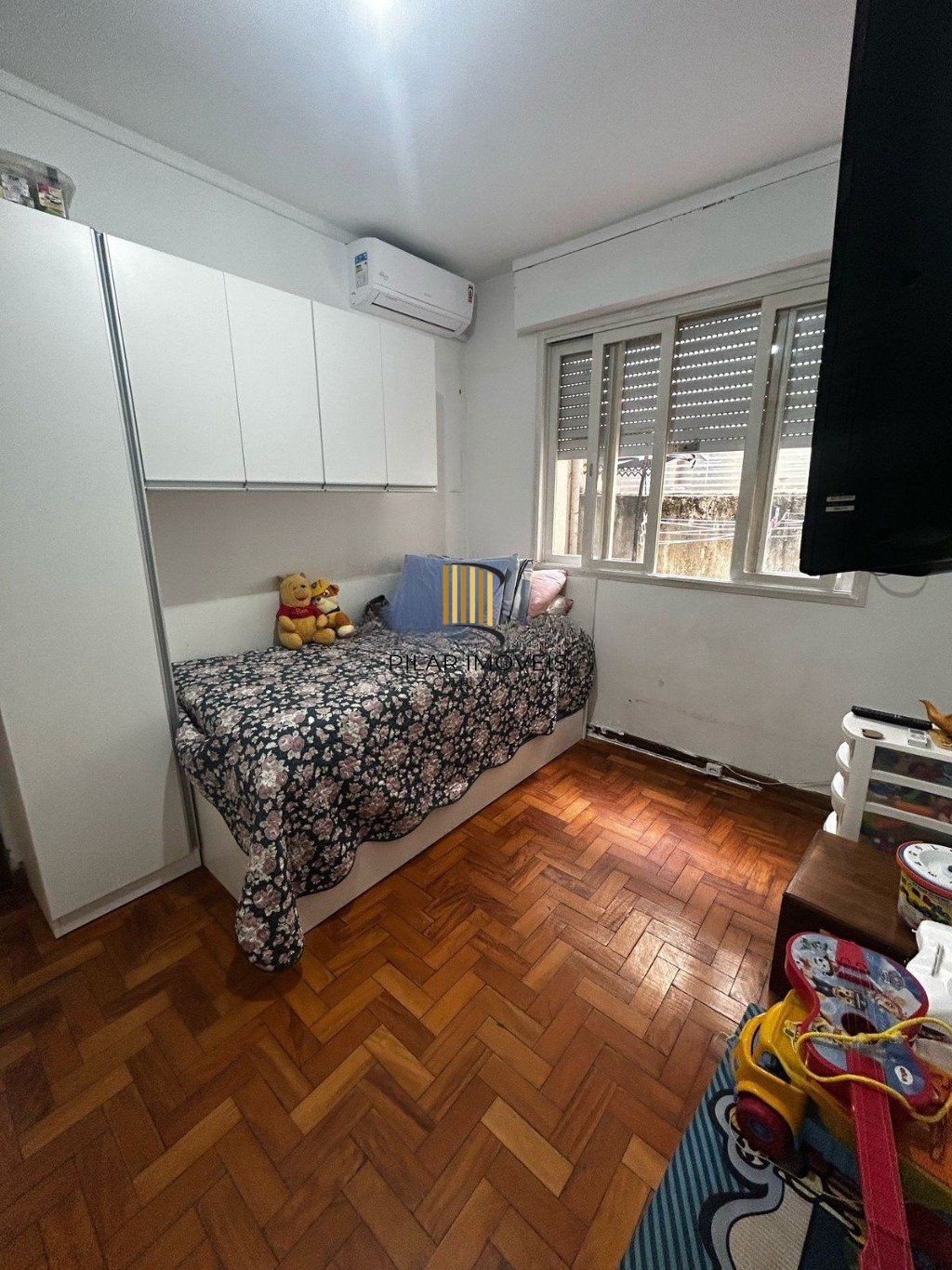 Apartamento à venda terreo com pátio  2 dormitórios no bairro Menino Deus
