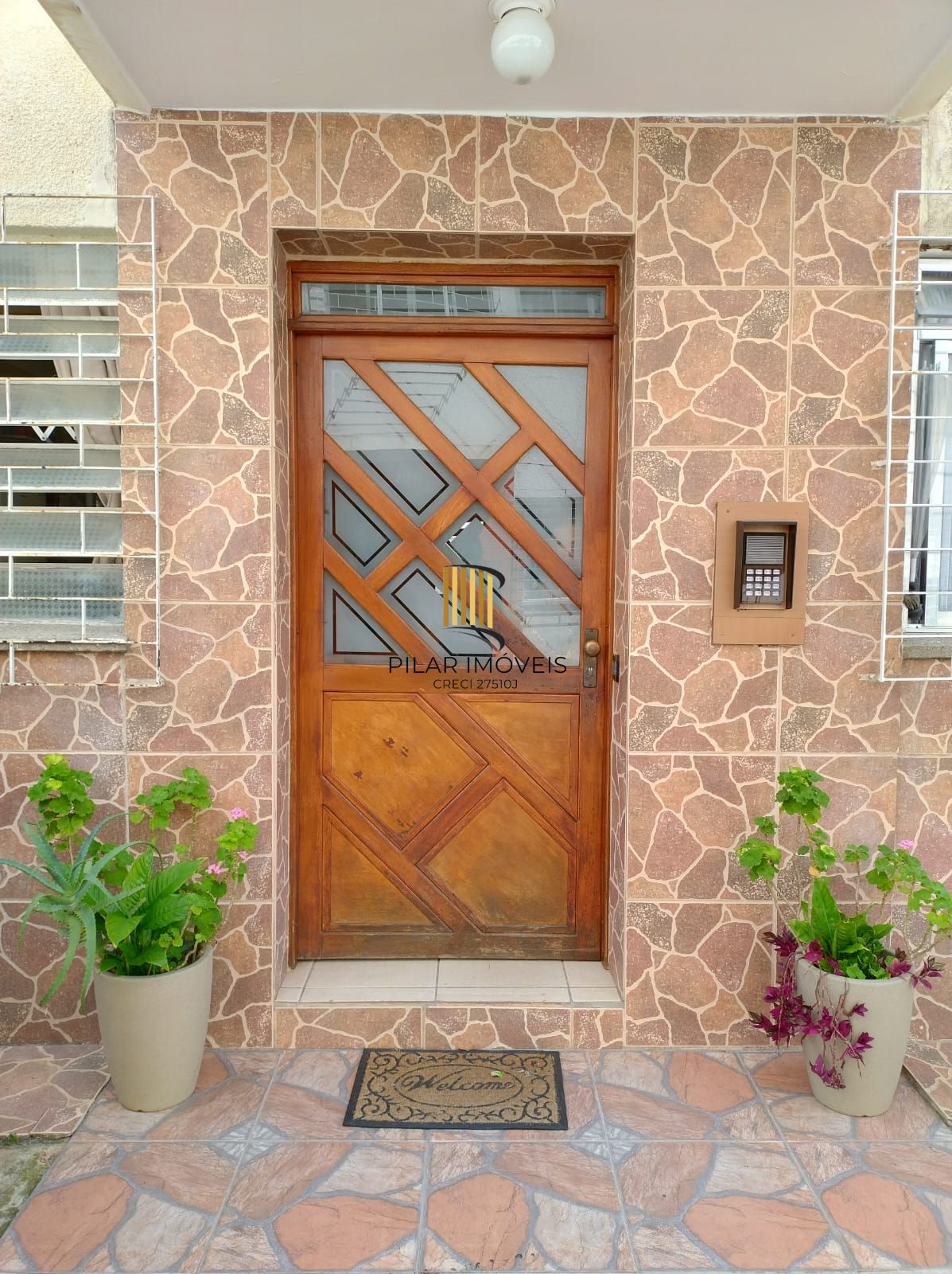 Apartamento com 2 quartos e 58m² à venda em Passo da Areia, Porto Alegre.